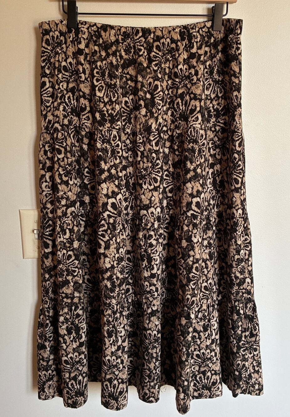 Christopher & Banks Black & Brown Floral Tiered Midi Skirt Size M FLAW Earthy